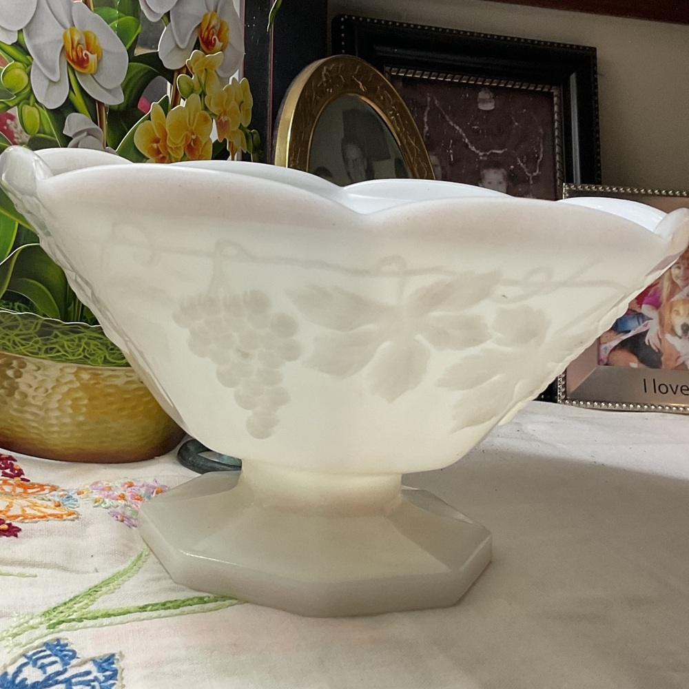 Vintage Anchor Hocking grape and vine pedestal compote bowl